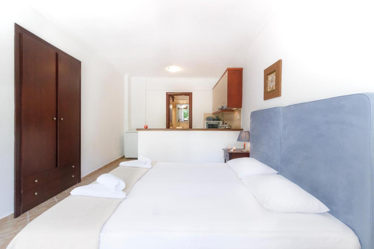 Maltinas House Aparthotel Мола Калива Екстериор снимка