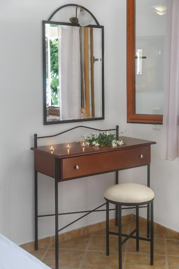 Maltinas House Aparthotel Мола Калива Екстериор снимка