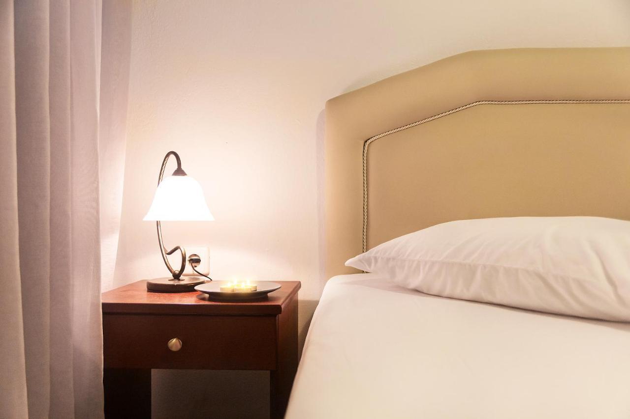 Maltinas House Aparthotel Мола Калива Екстериор снимка
