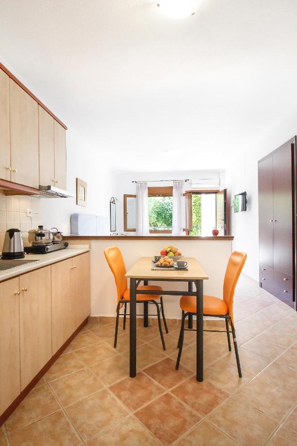 Maltinas House Aparthotel Мола Калива Екстериор снимка