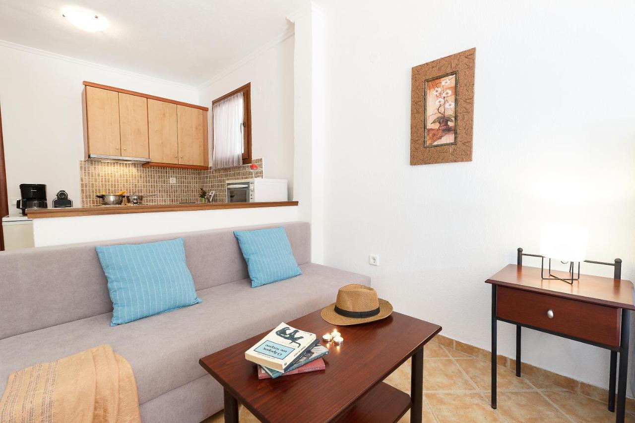 Maltinas House Aparthotel Мола Калива Екстериор снимка